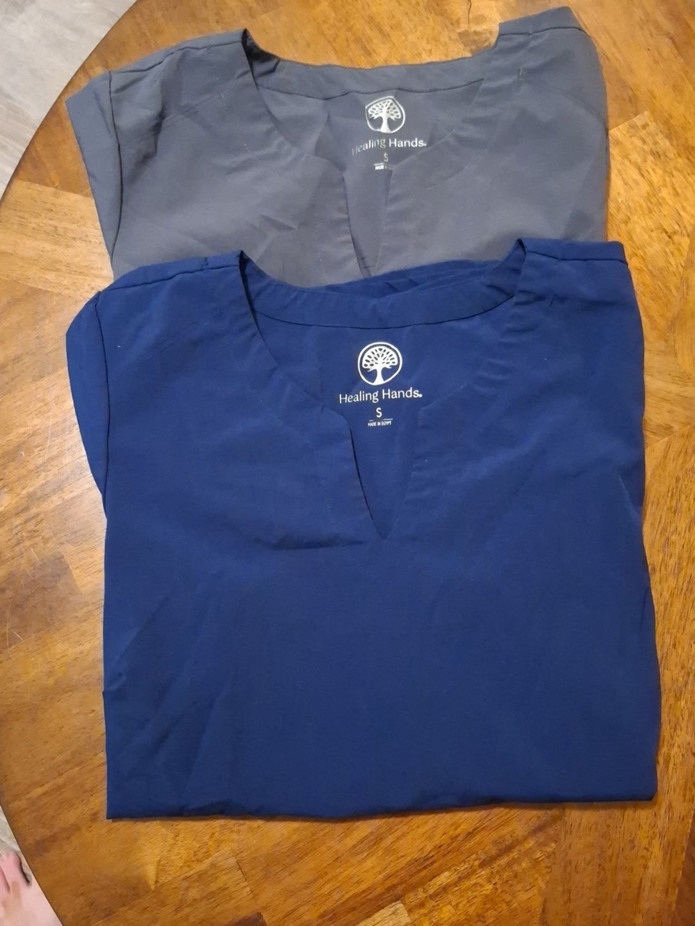 Healing Hands scrub top bundle size small Like New